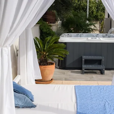 Alea In Okrug Gornji, Heated Private Pool, Jacuzzi, Villa Trogir