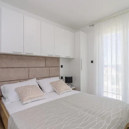 Alea In Okrug Gornji, Heated Private Pool, Jacuzzi, Villa *