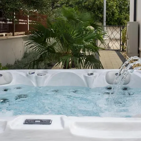 Alea In Okrug Gornji, Heated Private Pool, Jacuzzi, * Trogir