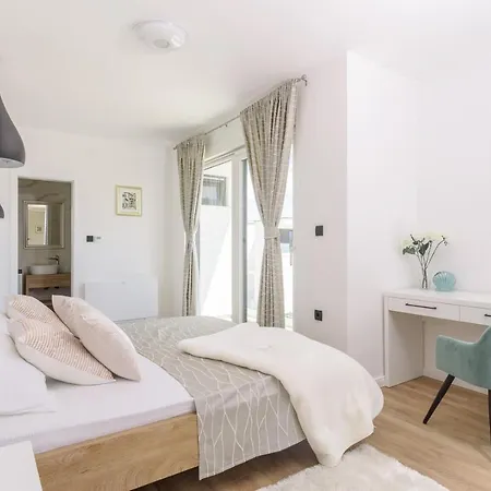 Villa Alea In Okrug Gornji, Heated Private Pool, Jacuzzi,